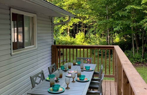 Tweed Cabaña | welcome to the Barefoot Bungalow with lake views