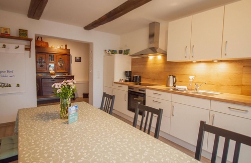 Groothusen Apartamento | Welcome to the beautiful holiday apartment "Grandma Husen"! This gem b