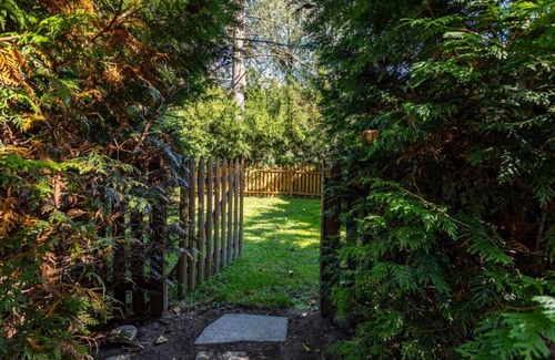 New Paltz Casa | Welcome to The Boathouse! Waterfront/Boats/Hot tub