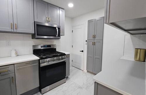 Brownsville Casa | Welcome to The Brownstone! Renovated home located in the heart of Brooklyn!