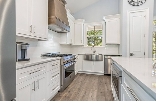 Murrells Inlet Casa | Welcome to the Captain's Lounge nestled in the heart of Murrells Inlet!