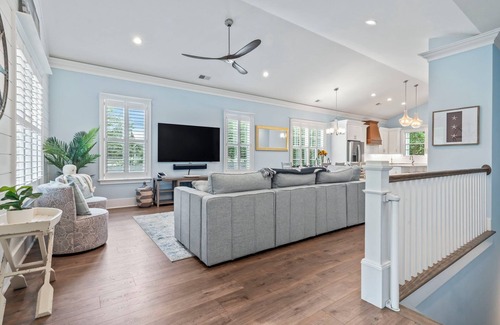 Murrells Inlet Casa | Welcome to the Captain's Lounge nestled in the heart of Murrells Inlet!