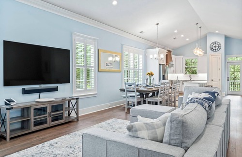 Murrells Inlet Casa | Welcome to the Captain's Lounge nestled in the heart of Murrells Inlet!