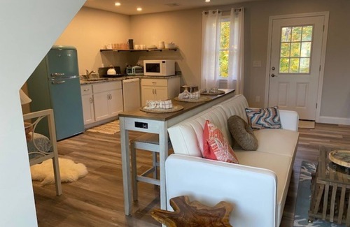 Buzzards Bay Apartamento | Welcome to the Cape! Cute, quiet and clean apartment ready for your stay.
