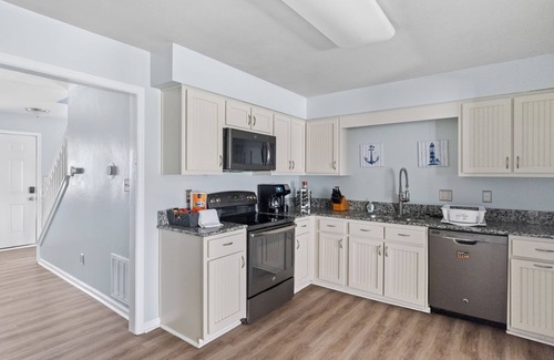 Cottage Line Casa | Welcome to the Captain's Quarters, a 4 BR luxury furnished monthly rental.