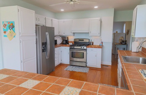 White Stone Casa | Welcome to The Cove - a spacious 6-bedroom house located in charming White Stone