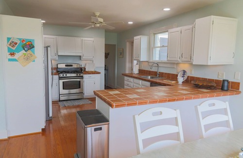 White Stone Casa | Welcome to The Cove - a spacious 6-bedroom house located in charming White Stone