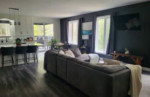 Highlands East Casa | Welcome to the Hidden Gem . Bungalow Bliss: Modern Comfort in a country setting