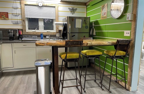 Howland Casa | Welcome to The Howland Hideout!