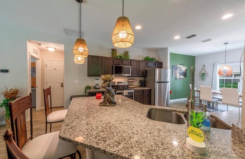 Southside Casa | Welcome to the Jungle! Jacksonville Beach/Mayo Clinic/UNF/Shopping