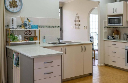 Tin Can Bay Casa | Welcome to "The Lazy Pelican"