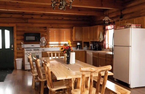Deerwood Cabina | Welcome to the Log Cabin.