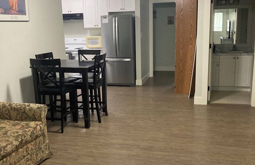 Regional District of Nanaimo Casa | Welcome to the Retreat A legal 2 bed 1 bath private walk in suite.