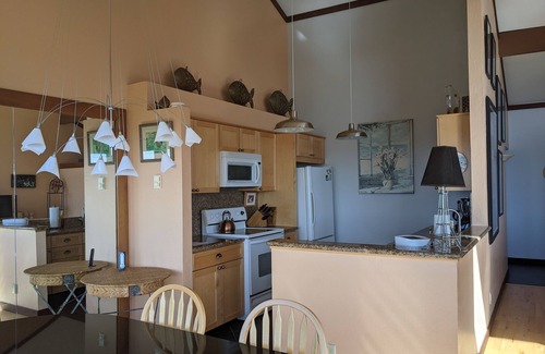 Castroville Casa | Welcome to The Sandpiper! / 166 MDW