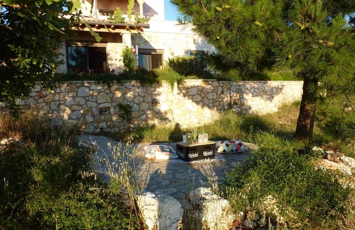 Kalamitsi Villa | Villa de piedra independiente con vista al mar 180 °