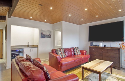 Bloomingdale Casa | Welcome to the Tree House. 4 bed 3 bath private home
