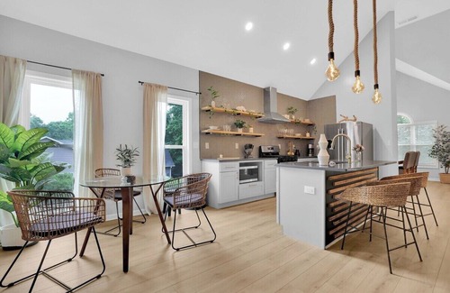 Rex Casa | Welcome to the Urban Jungle