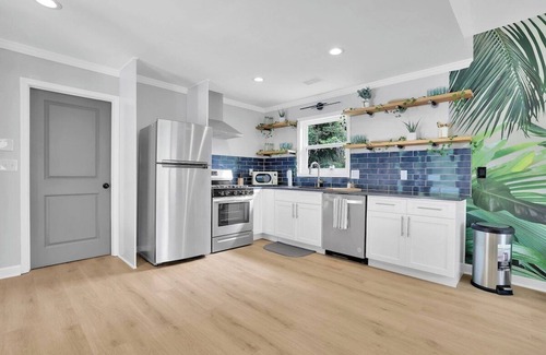 Rex Casa | Welcome to the Urban Jungle