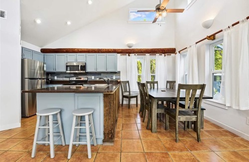 Plantation Casa | Welcome to The Lazy Dolph-Inn!