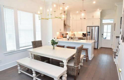 Cape Charles Casa | Welcome to the Whale house.