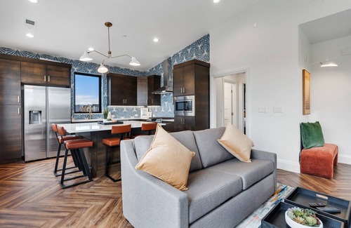 Old Town North Condominio | Welcome to The Zephyr Loft!