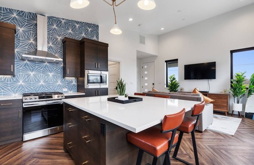 Old Town North Condominio | Welcome to The Zephyr Loft!