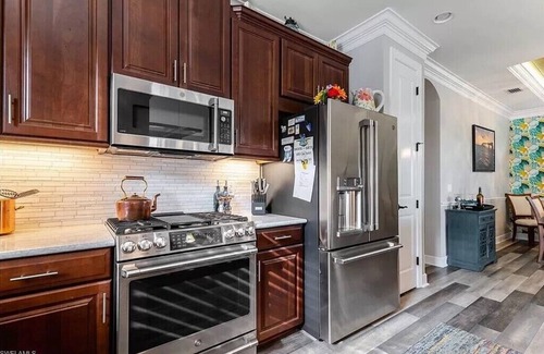 Naples Casa | Welcome to this Endearing Naples Home!