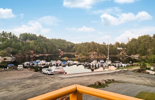 Tvedestrand Casa | Welcome to this vacation home in Hantho marina.