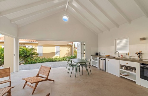 Koralengebied Casa | Welcome to Villa Grandi, where historic charm meets modern comfort