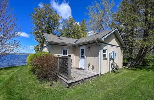 Merrickville-Wolford Cabaña | Welcome to "Vista Del Rio"