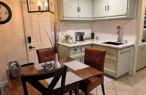 Castro Valley Casa | Welcome to warm single house.