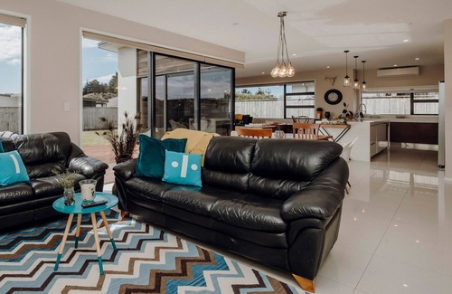 Rewa Casa | Welcome to Wentworth Lane