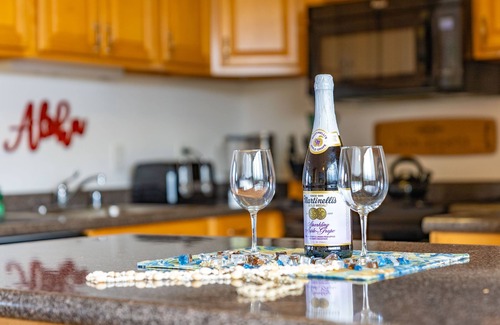 Kahana Condominio | Welcome to West Maui! Royal Kahana 2 Bd/2Ba ! Hotel zoned Safe to Book!