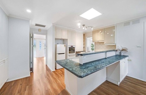 Doncaster East Casa | Welcome to your stylish retreat in the heart of Doncaster East!