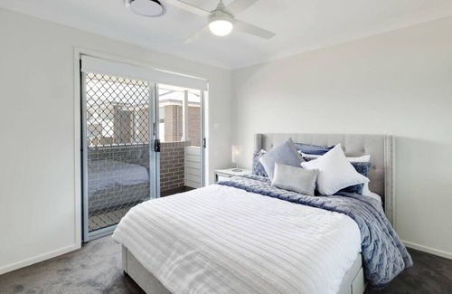 Charmhaven Casa | Welcome to your brand new stunning townhouse located in the Central Coast!