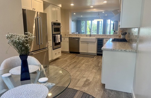 Lantern Bay Estates Condominio | Welcome to your dream beach winter retreat in Dana Point, California.