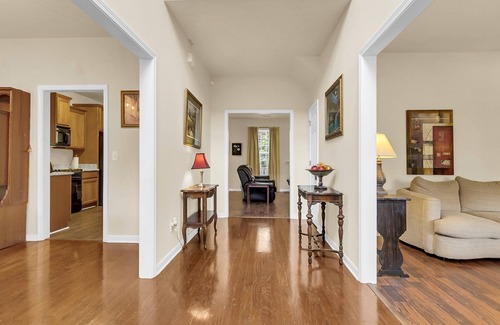 Lincolnville Casa | Spacious 5-bed, 3-bath home in excellent location