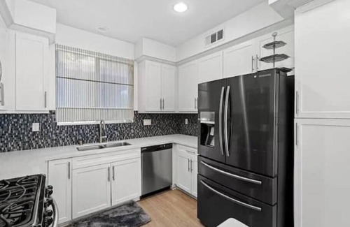 Harbor Casa | Welcome to your So Cali dream oasis! Min stay 1 mo