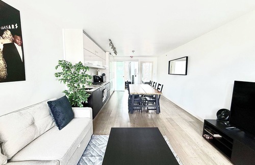 Chinatown Condominio | Welcome to Your Stylish Retreat in Vibrant Chinatown!