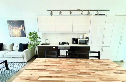 Chinatown Condominio | Welcome to Your Stylish Retreat in Vibrant Chinatown!
