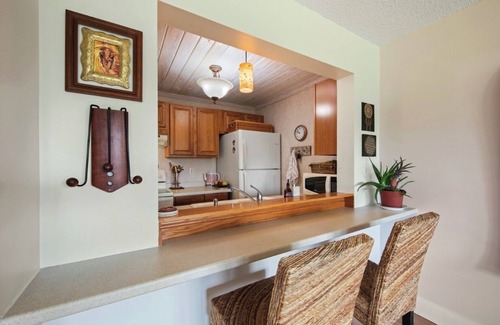 Central Naples Apartamento | Welcome to your tranquil retreat in Naples!