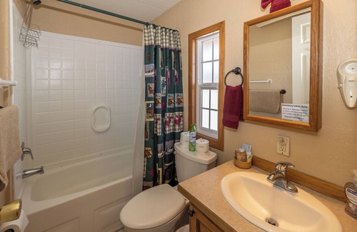 Concrete Casa | Welcome to your year-round mountain getaway and historic ranch in the foothills of the North Cascades!