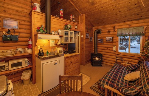 Concrete Cabina | Welcome to your year-round mountain getaway and historic ranch in the foothills of the North Cascades!