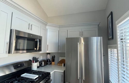 Margate City Condominio | Welcoming 2-bedroom condo in Margate, NJ,. 2 blocks to beach