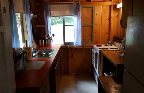 Litchfield Cabaña | Welcoming 2-bedroom cottage in Litchfield