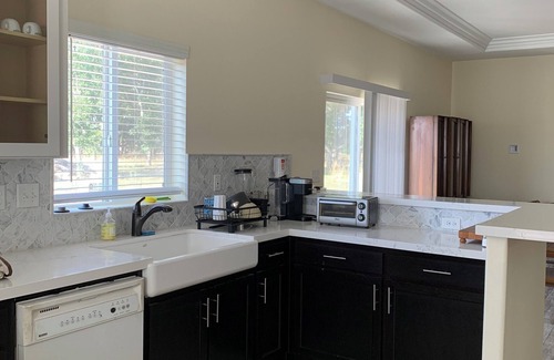 Linden Casa | Welcoming 3-bedroom house with AC in Linden