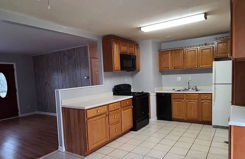 Groesbeck Casa | Welcoming 3-bedroom house with AC in Cincinnati