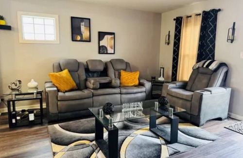 Groesbeck Casa | Welcoming 3-bedroom house with AC in Cincinnati