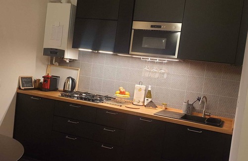 L'Aquila Apartamento | Welcoming 3bedroom apartment with WiFi and a kitchen-living in charming L'Aquila