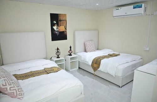 Dubai Cama Y Desayuno | Welcoming Bed & Breakfast in Private Desert Camp Deluxe Room